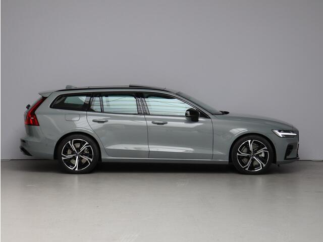 Volvo V60 T6 350PK Plug-in hybrid AWD Ultra Dark / Panoramisch Dak / Head-UP / 360gr Camera / 19" / Harman Kardon / Contour Stoelen / Verwarmbaar Stuurwiel + Stoelen + Achterbank /