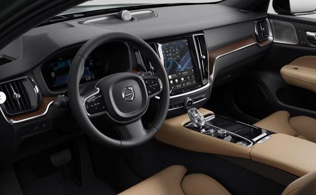 Volvo V60 2.0 T6 Plug-in hybrid AWD Ultra Dark | Bowers & Wilkins | Massage | Stoel ventilatie + Verwarming | Panorama Schuifdak | HUD | Adaptieve Cruise | BLIS | 360° Camera |