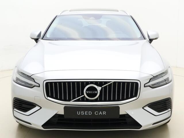 Volvo V60 T6 340pk AWD Business Pro / Panorama dak / Trekhaak / Keyless entry / Pilot assist / Camera achter /