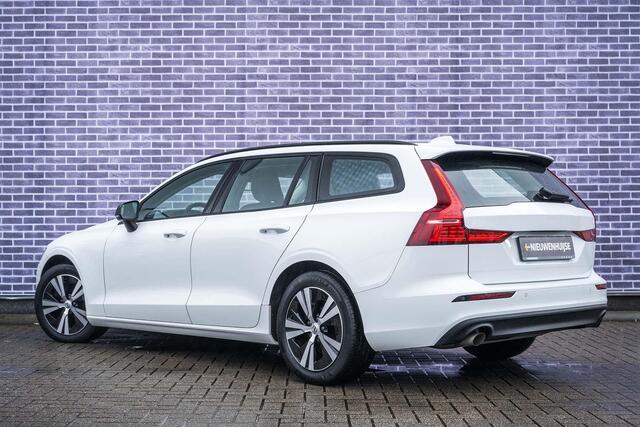 Volvo V60 2.0 B3 Momentum Advantage | Navi | Lederen bekleding | Stoel-/Stuurverwarming | DAB+ | Cruise Control | Apple Carplay / Android Auto | 17" LM