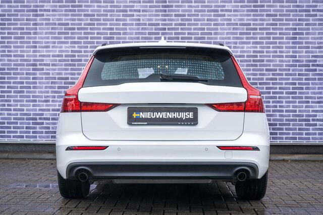 Volvo V60 2.0 B3 Momentum Advantage | Navi | Lederen bekleding | Stoel-/Stuurverwarming | DAB+ | Cruise Control | Apple Carplay / Android Auto | 17" LM