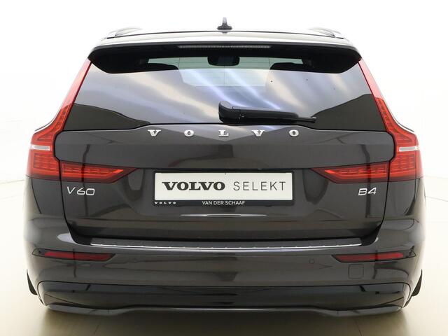 Volvo V60 B4 211PK Plus Dark / Harman en Kardon audio / Elektrisch verstelbare stoelen / Trekhaak / BLIS / Camera rondom /