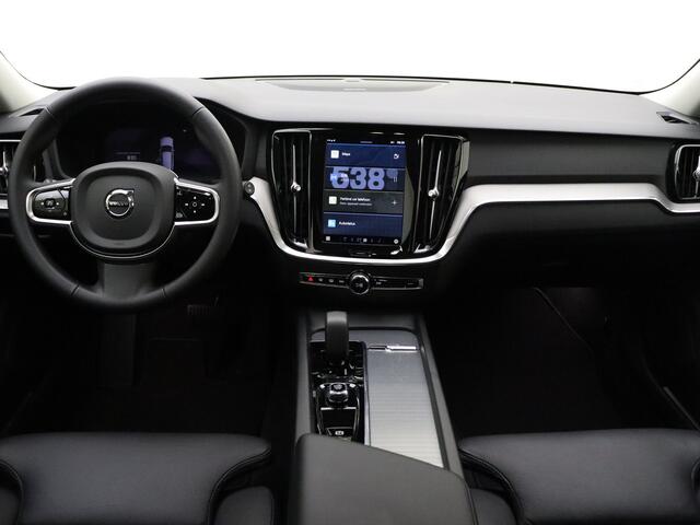 Volvo V60 B4 211PK Plus Dark / Harman en Kardon audio / Elektrisch verstelbare stoelen / Trekhaak / BLIS / Camera rondom /