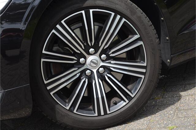 Volvo V60 2.0 T5 Momentum Leer | Stoelverwarming + achter + stuur | Pilot assist | Dodehoeksensor | Elektr trekhaak | Virtual cockpit