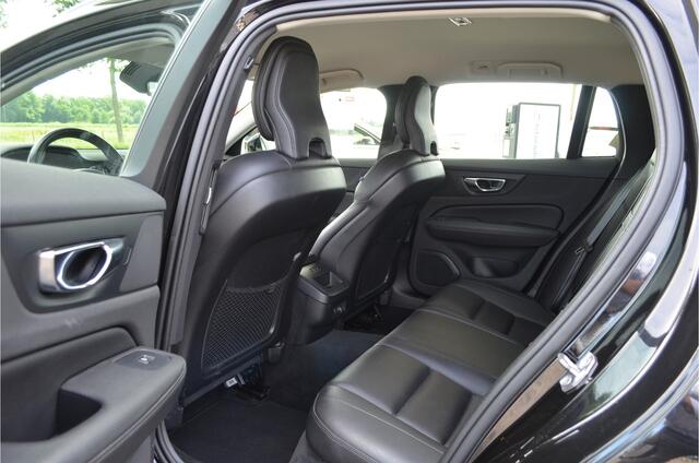 Volvo V60 2.0 T5 Momentum Leer | Stoelverwarming + achter + stuur | Pilot assist | Dodehoeksensor | Elektr trekhaak | Virtual cockpit