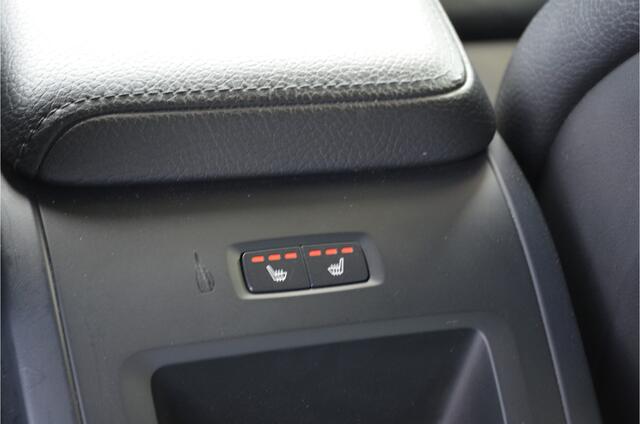Volvo V60 2.0 T5 Momentum Leer | Stoelverwarming + achter + stuur | Pilot assist | Dodehoeksensor | Elektr trekhaak | Virtual cockpit