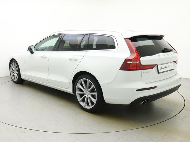 Volvo V60 B3 177pk Automaat Business Pro / Head-up / ACC / BLIS / 19'' / Standkachel / Stoel + Stuurw. verwarming / Keyless / DAB / PDC + Camera /