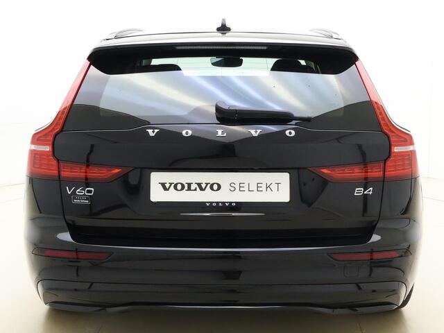Volvo V60 B4 211pk Plus Dark / Elektr. Trekhaak / Elektr. Stoelen / Adapt. Cruise / Keyless / BLIS / Stoel + Stuurw. Verwarming / Achterb. Verwarming / 18'' + All Season banden