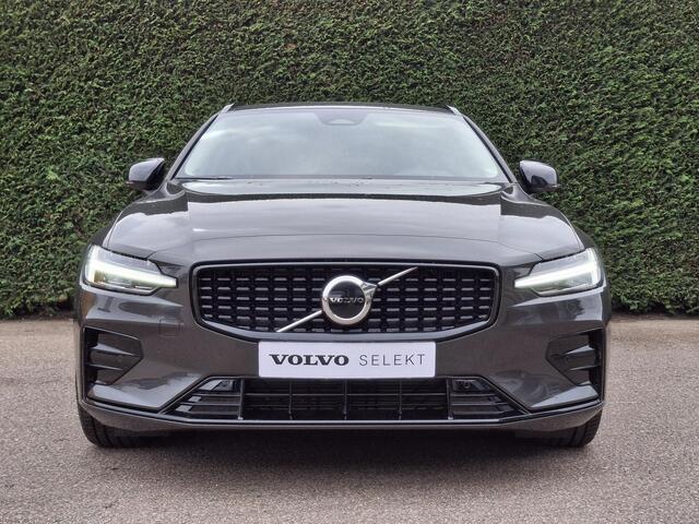 Volvo V60 B4 Plus Dark | Trekhaak | Stoel/Stuur verwarming | Leder | Elektrisch verstelbare voorstoelen met geheugenfunctie