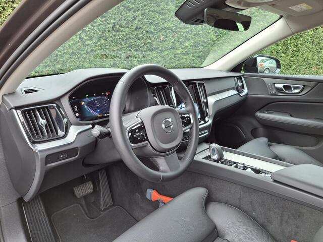 Volvo V60 B4 Plus Dark | Trekhaak | Stoel/Stuur verwarming | Leder | Elektrisch verstelbare voorstoelen met geheugenfunctie