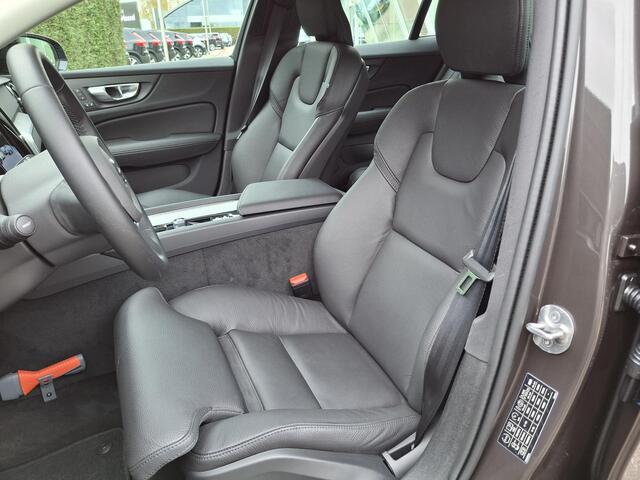 Volvo V60 B4 Plus Dark | Trekhaak | Stoel/Stuur verwarming | Leder | Elektrisch verstelbare voorstoelen met geheugenfunctie