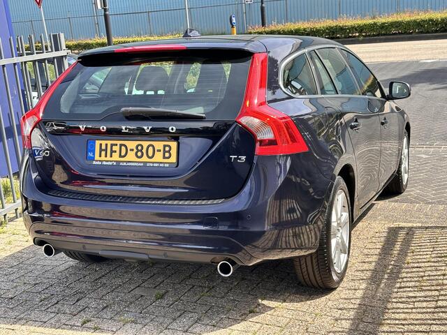 Volvo V60 2.0 T3 Momentum