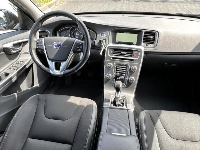 Volvo V60 2.0 T3 Momentum