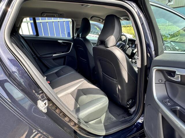 Volvo V60 2.0 T3 Momentum