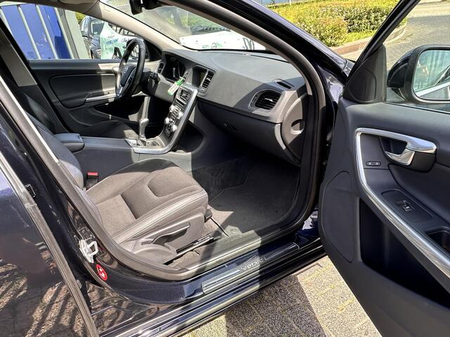 Volvo V60 2.0 T3 Momentum