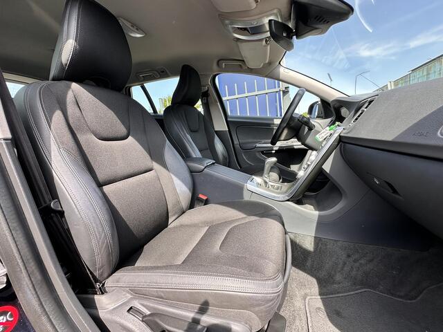Volvo V60 2.0 T3 Momentum