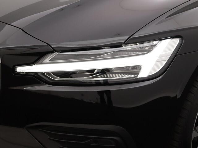 Volvo V60 B3 Momentum Advantage AUTOMAAT | Navigatie | Trekhaak | Camera