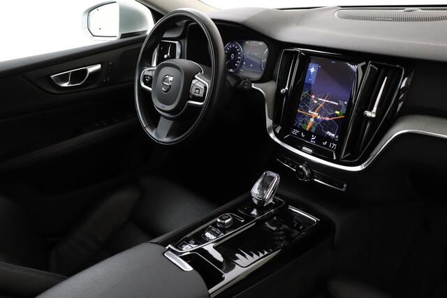 Volvo V60 T8 RECHARGE AWD INSCRIPTION -PANO.DAK|360°CAM|HK-AUDIO|19"|BLIS|HEAD-UP DISP.|STYLING|TREKHAAK|ADAP.LED