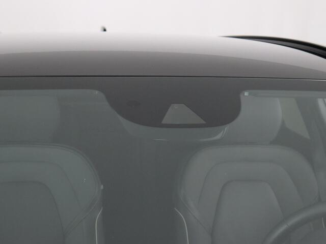 Volvo V60 2.0 T6 Plug-in hybrid AWD Plus Bright (Elek. Trekhaak / Navi / Stuur- Stoelverw. / Memory)