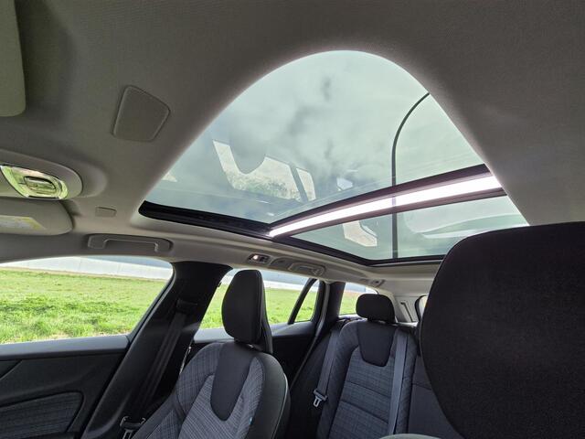 Volvo V60 2.0 T6 Recharge AWD Inscription Schuifdak / Hybride 253 pk / In absolute nieuwstaat.