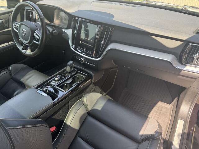 Volvo V60 2.0 T6 Twin Engine AWD R-Design Navi | Leder | Panoramadak