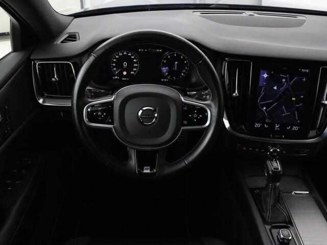 Volvo V60 2.0 T4 R Design | Stoelverwarming | Trekhaak | Carplay | Camera | Adaptive cruise | Navigatie | Full LED | 19'' lichtmetalen velgen | Memory