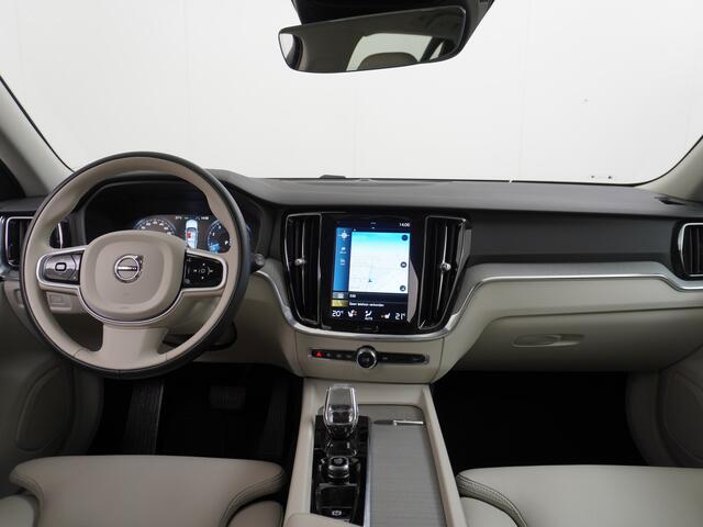 Volvo V60 2.0B3 AUT-7 177PK Inscription Leer MHEV Apple Carplay Android Auto Harman&Kardon Prem.Aurdio Camera Adap.Cruise Elek.Stoelen Stuur+Stoelverwarming Navi Ecc Cruise Control DAB+ PDC Lane Assist Road Sign Info Lmv 18" Led Elek. Achterklep Regen-Lichtsensor C