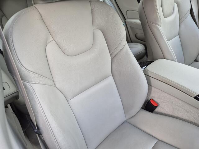 Volvo V60 2.0 T6 Recharge AWD Inscription Expression / Automaat / Audio & Park Assist Pack / Bowers&Wilkins Audio Systeem / Trekgewicht 2000 kg / Elektrische achterklep / Rondomzicht camera /