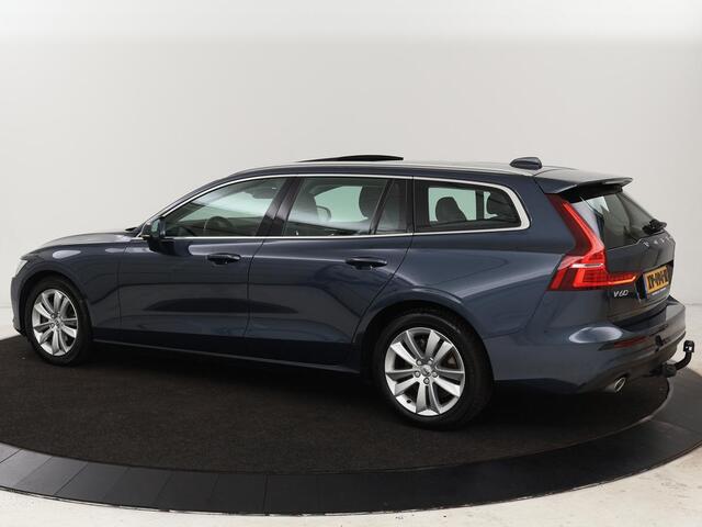 Volvo V60 2.0 D4 Momentum | 1e eigenaar | Panoramadak | Leder | Trekhaak | Stoelverwarming | Carplay | Navigatie | Full LED