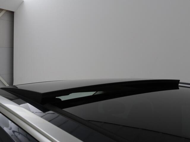 Volvo V60 2.0 D4 Momentum | 1e eigenaar | Panoramadak | Leder | Trekhaak | Stoelverwarming | Carplay | Navigatie | Full LED