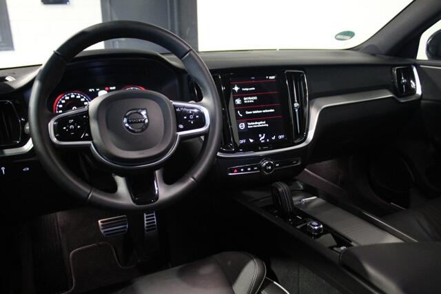 Volvo V60 2.0 B4 CORE RIJKLAAR l LEDER l 197PK l CAMERA l CARPLAY l