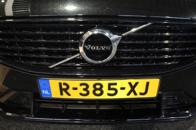 Volvo V60 2.0 B4 CORE RIJKLAAR l LEDER l 197PK l CAMERA l CARPLAY l