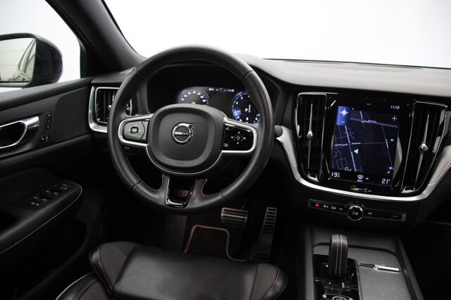 Volvo V60 2.0 B3 R-Design BlackLine Automaat - Digital Cockpit, Leer