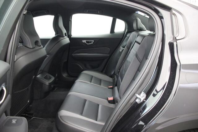 Volvo V60 2.0 B3 R-Design BlackLine Automaat - Digital Cockpit, Leer