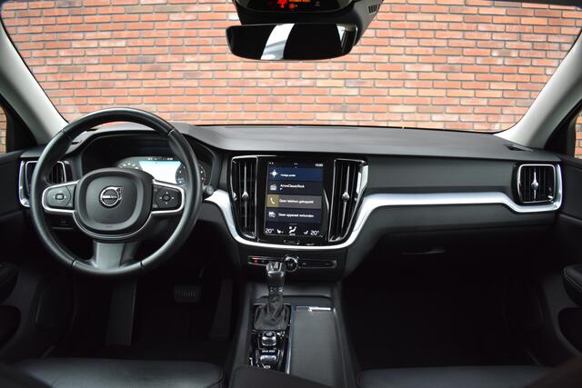 Volvo V60 T5 250PK Automaat Momentum | BLIS | DAB | Parkeercamera |