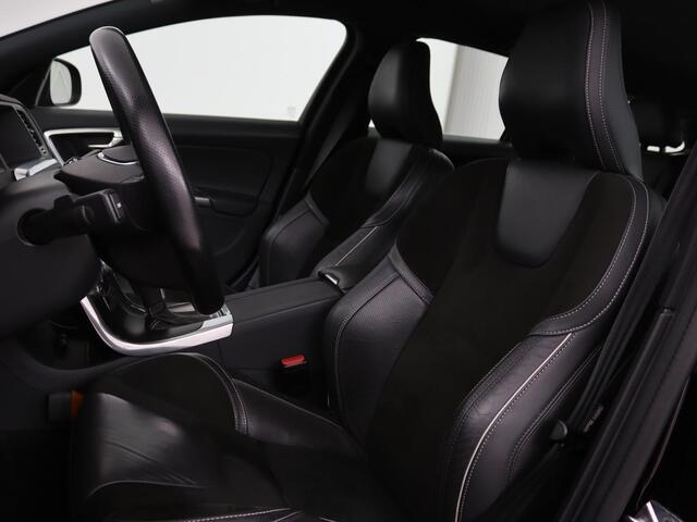 Volvo V60 1.5 T3 R-Design | Stoelverwarming | Xenon | Leder/Alcantara | Navigatie | Trekhaak | Parkeerhulp | Climate control | Cruise control