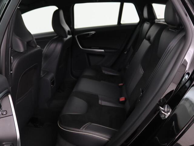 Volvo V60 1.5 T3 R-Design | Stoelverwarming | Xenon | Leder/Alcantara | Navigatie | Trekhaak | Parkeerhulp | Climate control | Cruise control