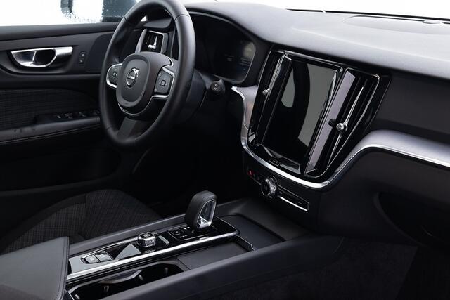 Volvo V60 2.0 B4 Core | Full LED | NAVI | ECC