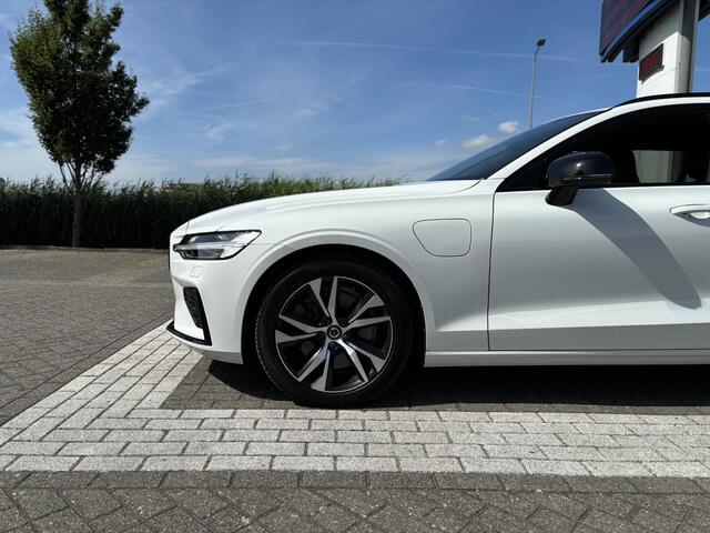 Volvo V60 T6 Plug-In Hybrid AWD R-Design | Harman/Kardon Audio | Memorystoelen | Climate Pack | ACC | Keyless Entry |