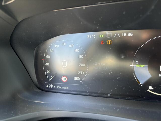 Volvo V60 T6 Plug-In Hybrid AWD R-Design | Harman/Kardon Audio | Memorystoelen | Climate Pack | ACC | Keyless Entry |