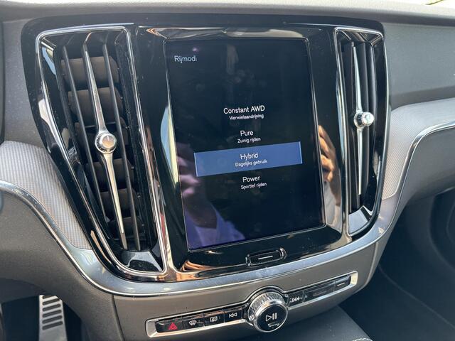 Volvo V60 T6 Plug-In Hybrid AWD R-Design | Harman/Kardon Audio | Memorystoelen | Climate Pack | ACC | Keyless Entry |