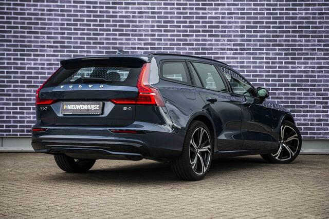 Volvo V60 2.0 B4 Plus Dark | Panorama dak | Adaptieve cruise control | Elektrisch verstelbare voorstoelen | Stoel/stuur verwarming |