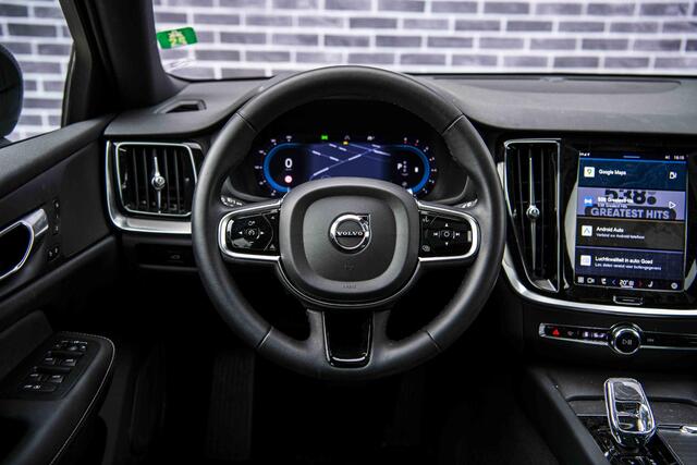 Volvo V60 2.0 B4 Plus Dark | Panorama dak | Adaptieve cruise control | Elektrisch verstelbare voorstoelen | Stoel/stuur verwarming |