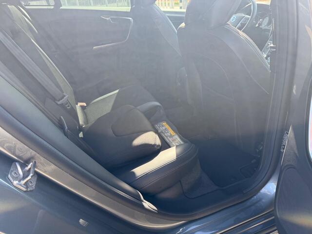 Volvo V60 1.5 T3 Momentum Winter-line Family-line