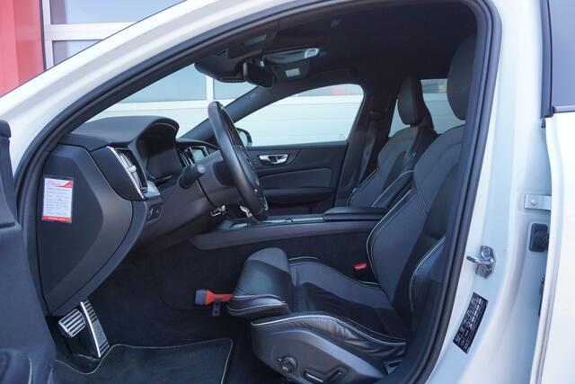 Volvo V60 2.0 D4 R-Design | Origineel NL | Leder | Camera | Black Edition |