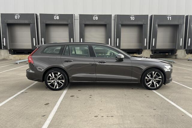 Volvo V60 2.0 B3 Essential Edition | Verwarmbare Voorstoelen | Adaptieve Cruise Control | Dodehoekdetectie Met Correctie | Verwarmbaar Stuurwiel | Parkeersensoren | Verwarmbare Achterbank | Navigatiesysteem | Keyless Start | Rijstrooksensor Met Correctie