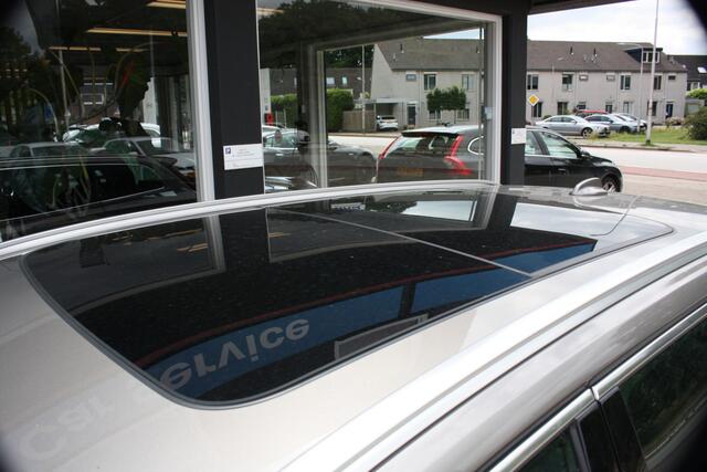 Volvo V60 2.0 T8 Recharge AWD Inscription | Pano | Trekhaak | Massagestoelen | 392 PK!