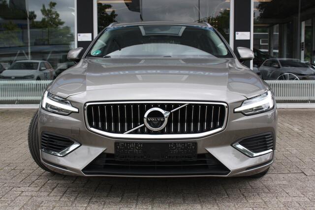Volvo V60 2.0 T8 Recharge AWD Inscription | Pano | Trekhaak | Massagestoelen | 392 PK!