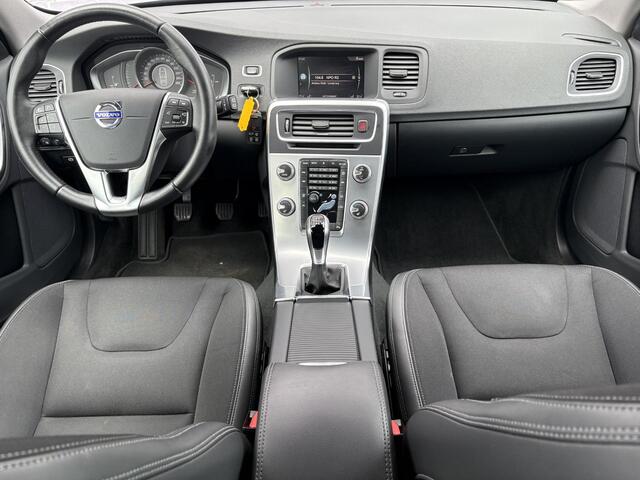 Volvo V60 T3 150 pk Nordic+ | Standkachel | Volvo on Call app | Navigatie | Park Assist achter | Verwarmbare voorstoelen