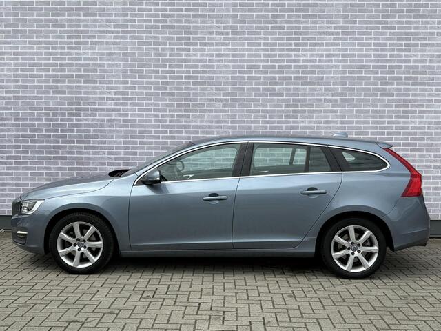 Volvo V60 T3 150 pk Nordic+ | Standkachel | Volvo on Call app | Navigatie | Park Assist achter | Verwarmbare voorstoelen